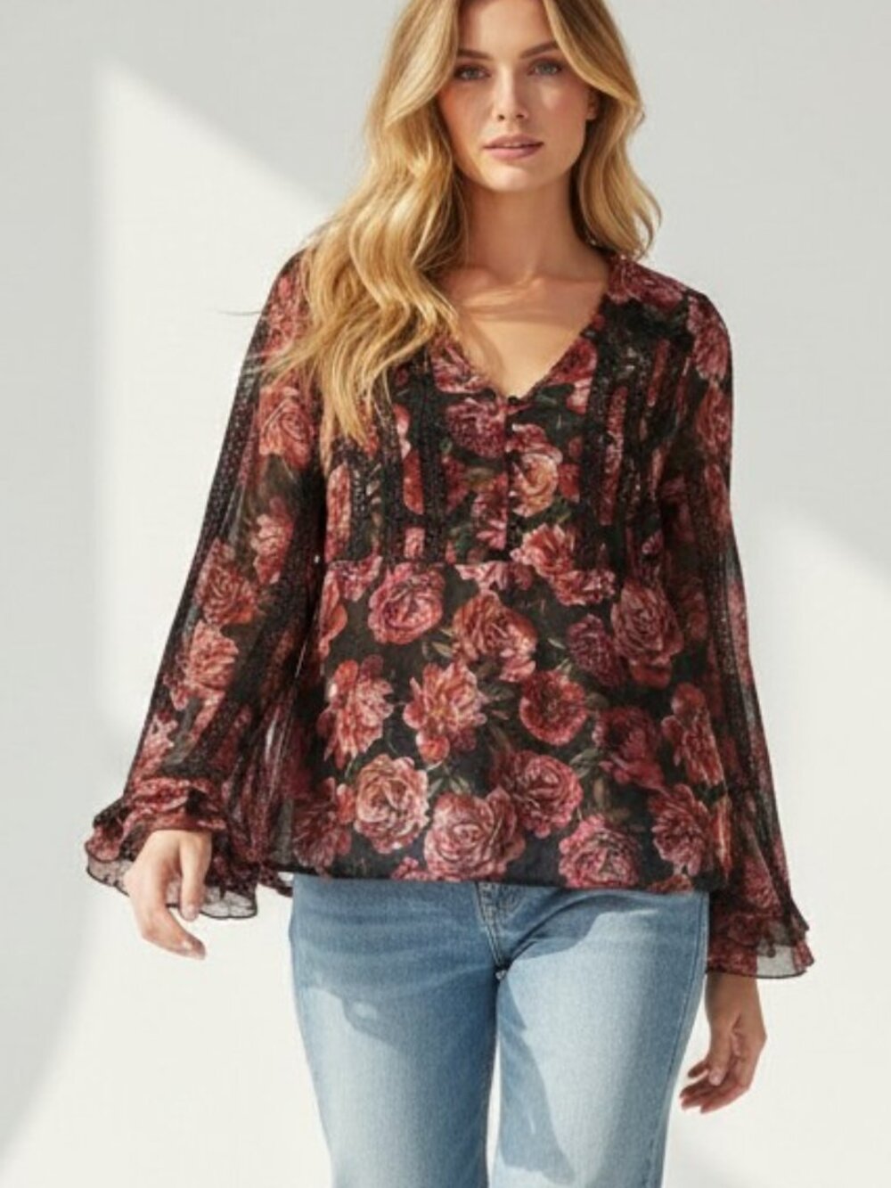 NWT ❤️ LOVE STITCH Floral Blouse Women's Small Black Rose Print Lace V-Neck